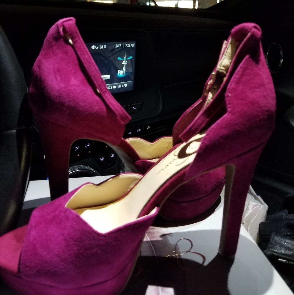 Jessica Simpson Brand new size 8 Cranberry Heels